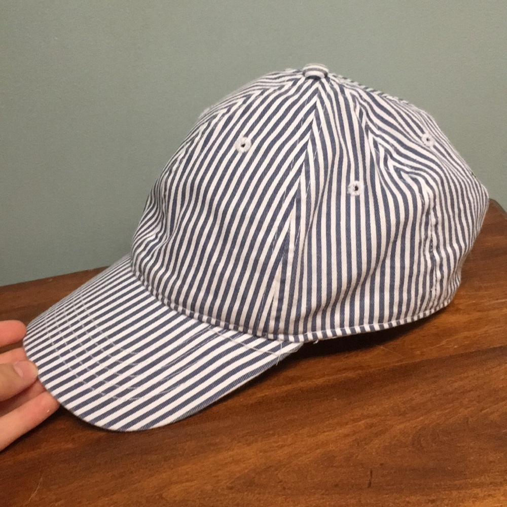 Striped cap - Picture 2 of 2